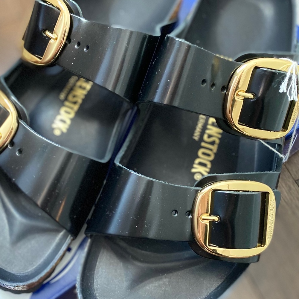 Birkenstock Arizona Big Buckle Sandal in High-Shine Black - Picture 4 of 5